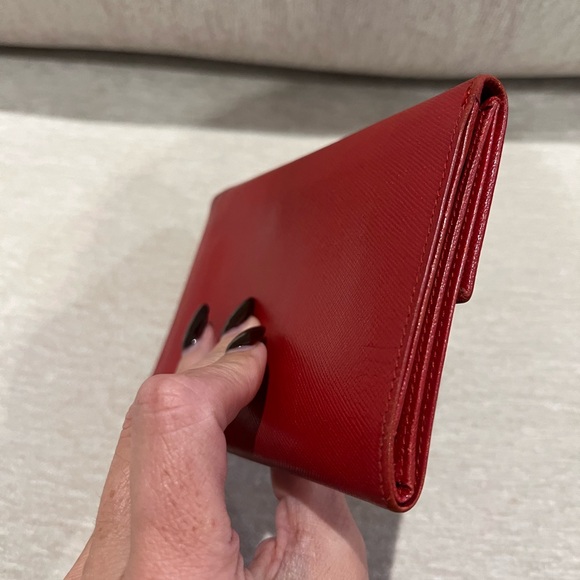 PRADA AUTHENTIC w COA Saffiano Wallet in great condition beautiful red ♥️ - Picture 7 of 16